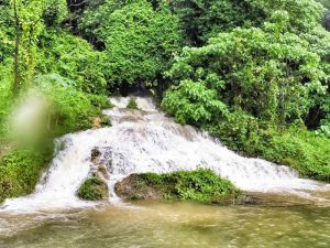 น้ำตกแปดเซียน สัมผัสความงาม ที่เที่ยวสุดฟินแห่งเมืองสุราษฯ